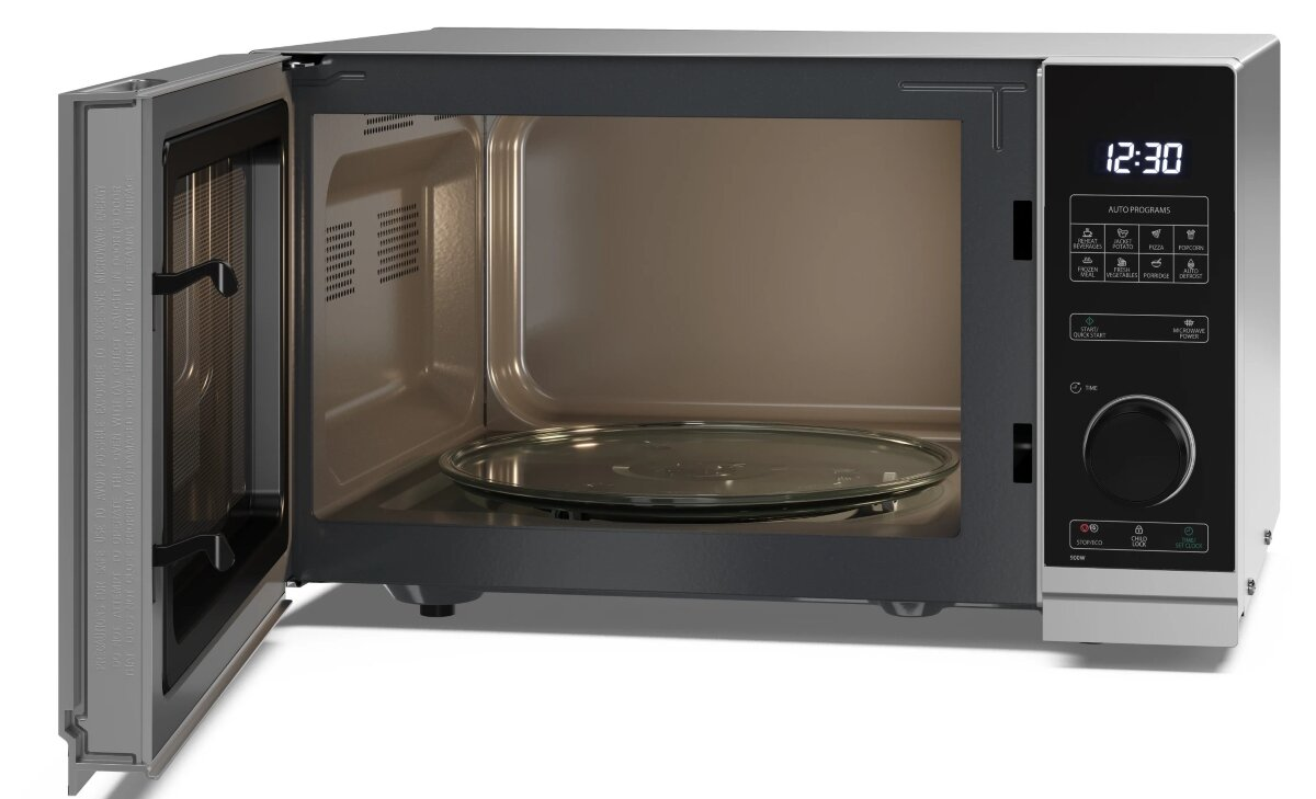 Kuchenka mikrofalowa, otwarte drzwi z szklanym talerzem. Widoczny wyświetlacz cyfrowy.