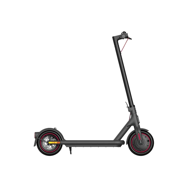 Siyah zemin üzerinde siyah elektrikli scooter, kırmızı tekerleklerle.
