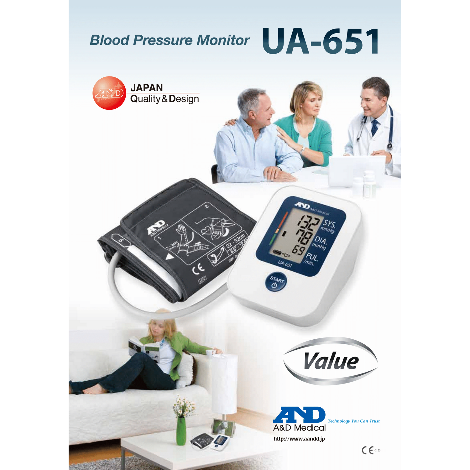 Advertentie voor bloeddrukmeter UA-651. Toont een dokter, stel, vrouw op de bank en bloeddrukmeters.