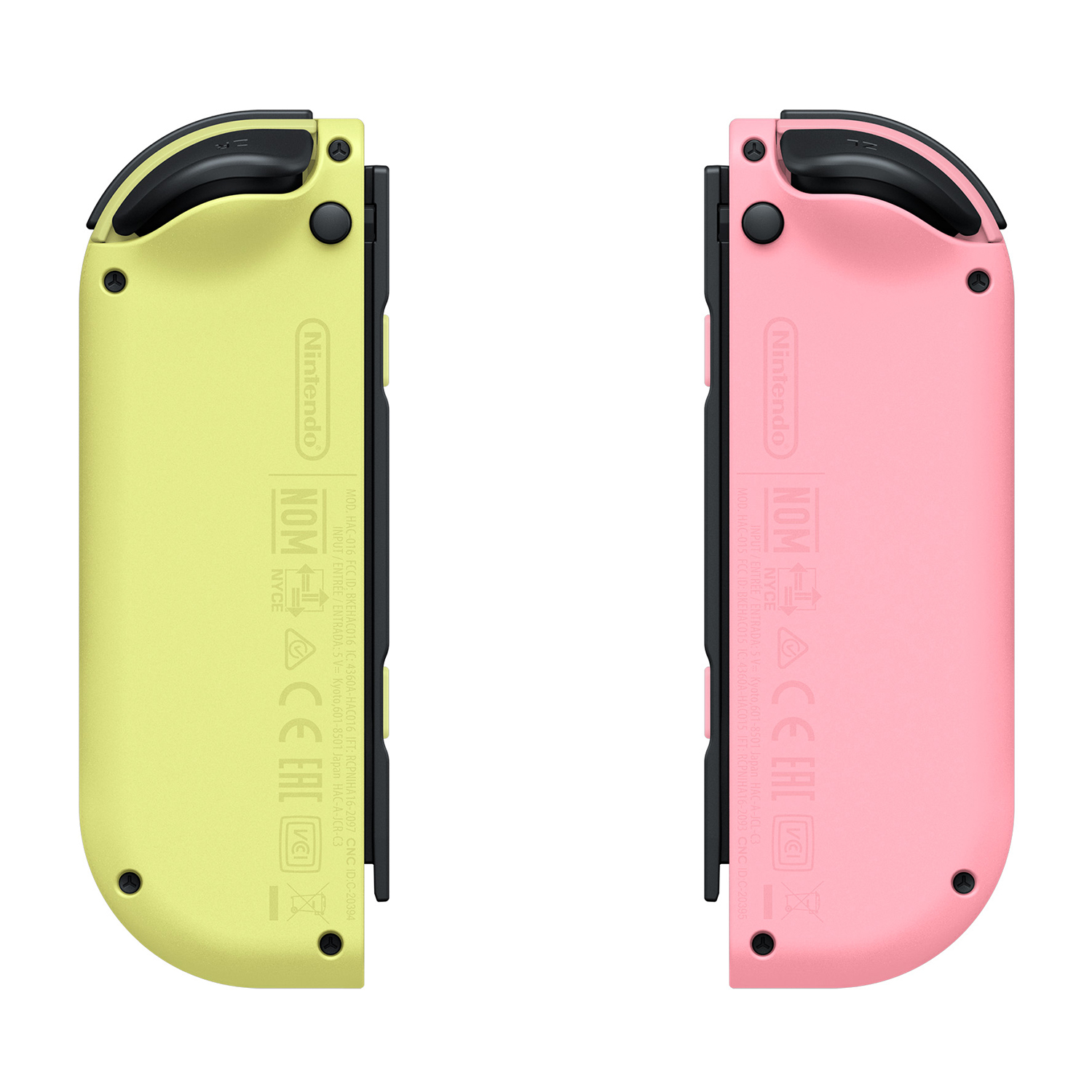 Due controller Joy-Con, giallo e rosa, con marchio Nintendo, isolati su bianco.