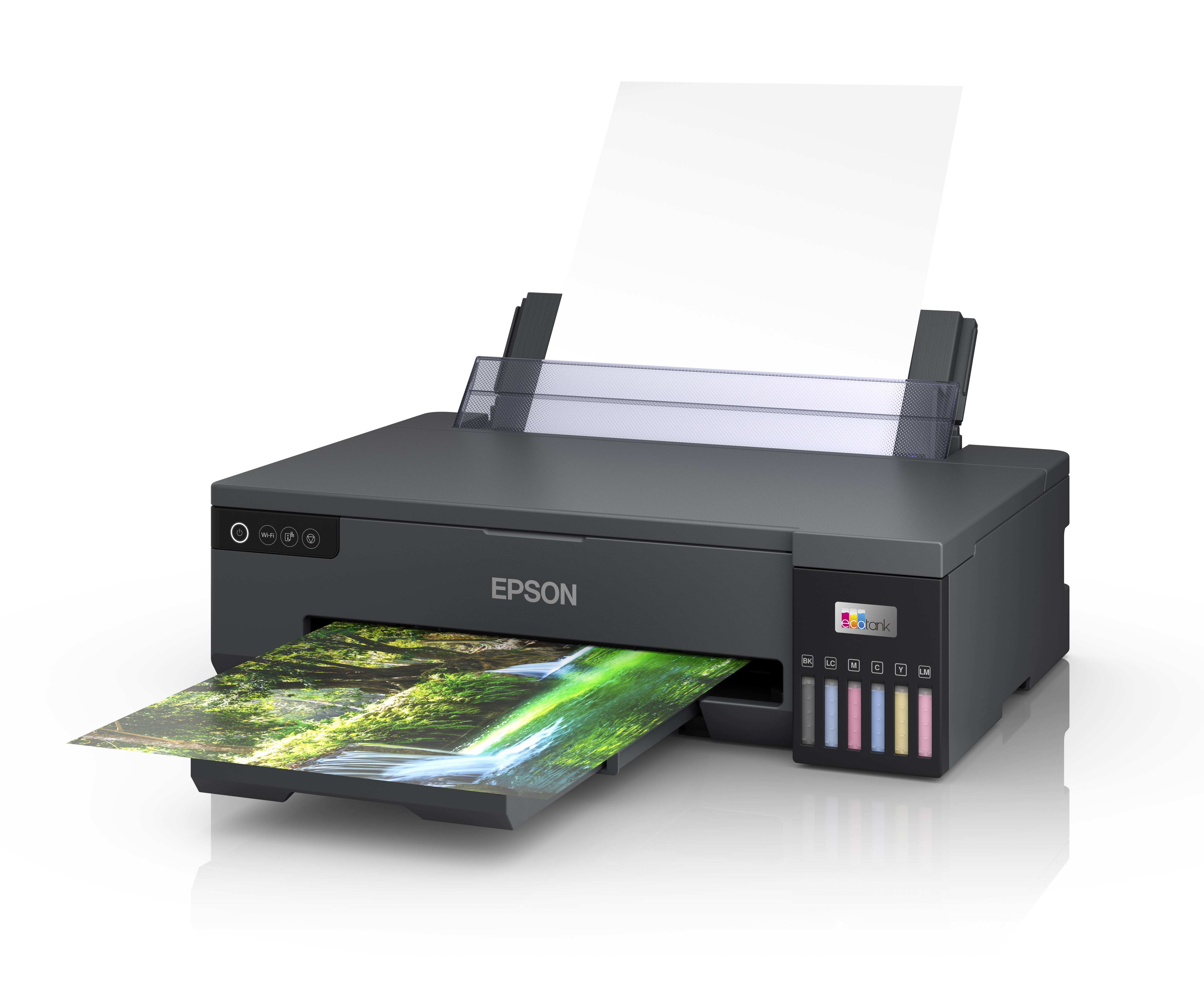 Epson yazıcı renkli bir görüntü basıyor. Yazıcı gri, renkli mürekkep kartuşları görünür.