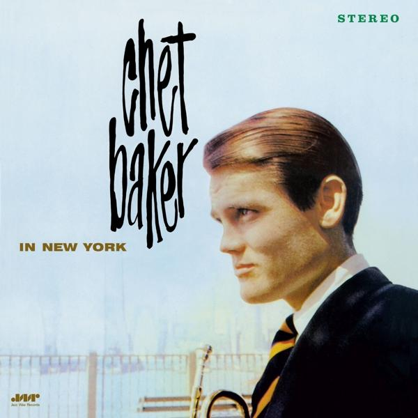 Album borító, Chet Baker profilja. Szöveg: "Chet Baker In New York". Világoskék háttér, kerítéssel.