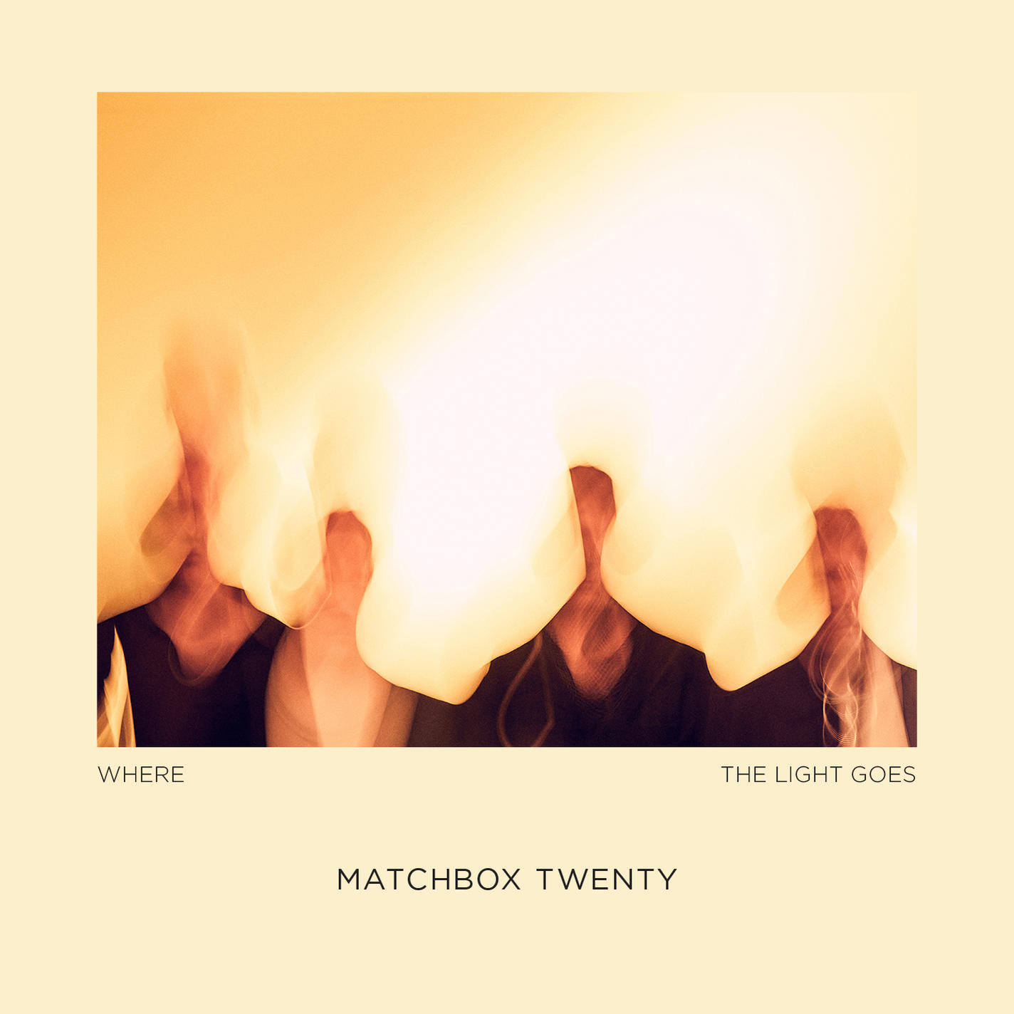 Matchbox Twenty album borító: 'Where The Light Goes'. Elmosódott arcok világos háttérrel.
