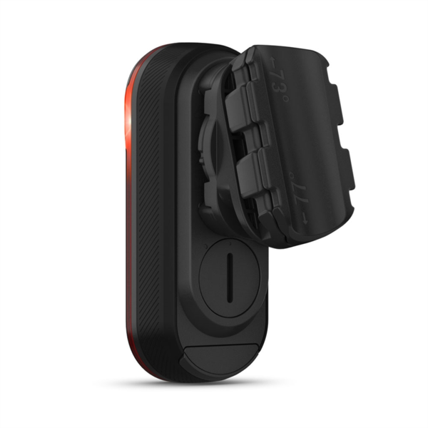 Fekete Garmin eszköz piros fénnyel, szögbeállítással. A készülék egy fekete tartóra van szerelve. Fehér háttér.
