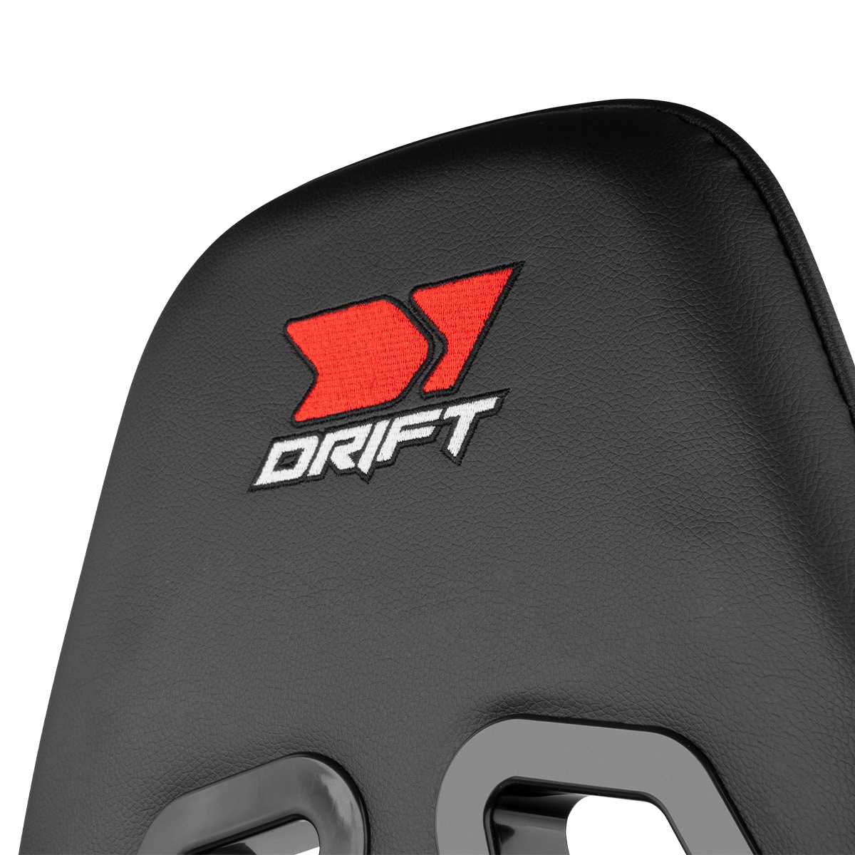 Primer plano del reposacabezas de un asiento de coche negro. Logotipo Drift rojo con texto blanco visible.