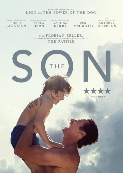 Affiche de film : Homme tenant un garçon, souriant. Le titre est 'The Son' avec les noms des acteurs en haut.