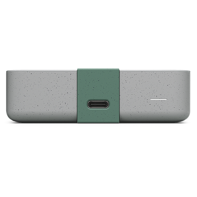 Dispositivo rectangular gris y verde con puerto USB-C en el centro.