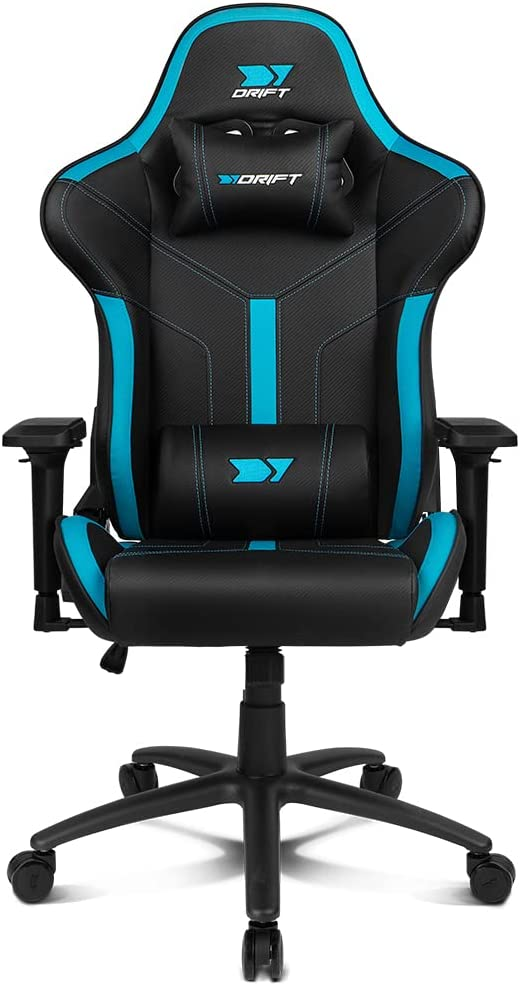 Silla gaming negra y azul. Tiene reposacabezas, soporte lumbar, reposabrazos y base de cinco estrellas.