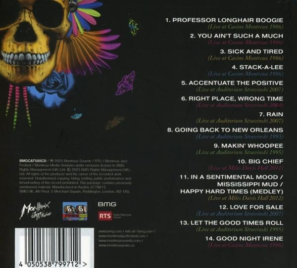 Rückseite eines Musikalbums mit einem Totenkopfbild und Text mit Titelliste.