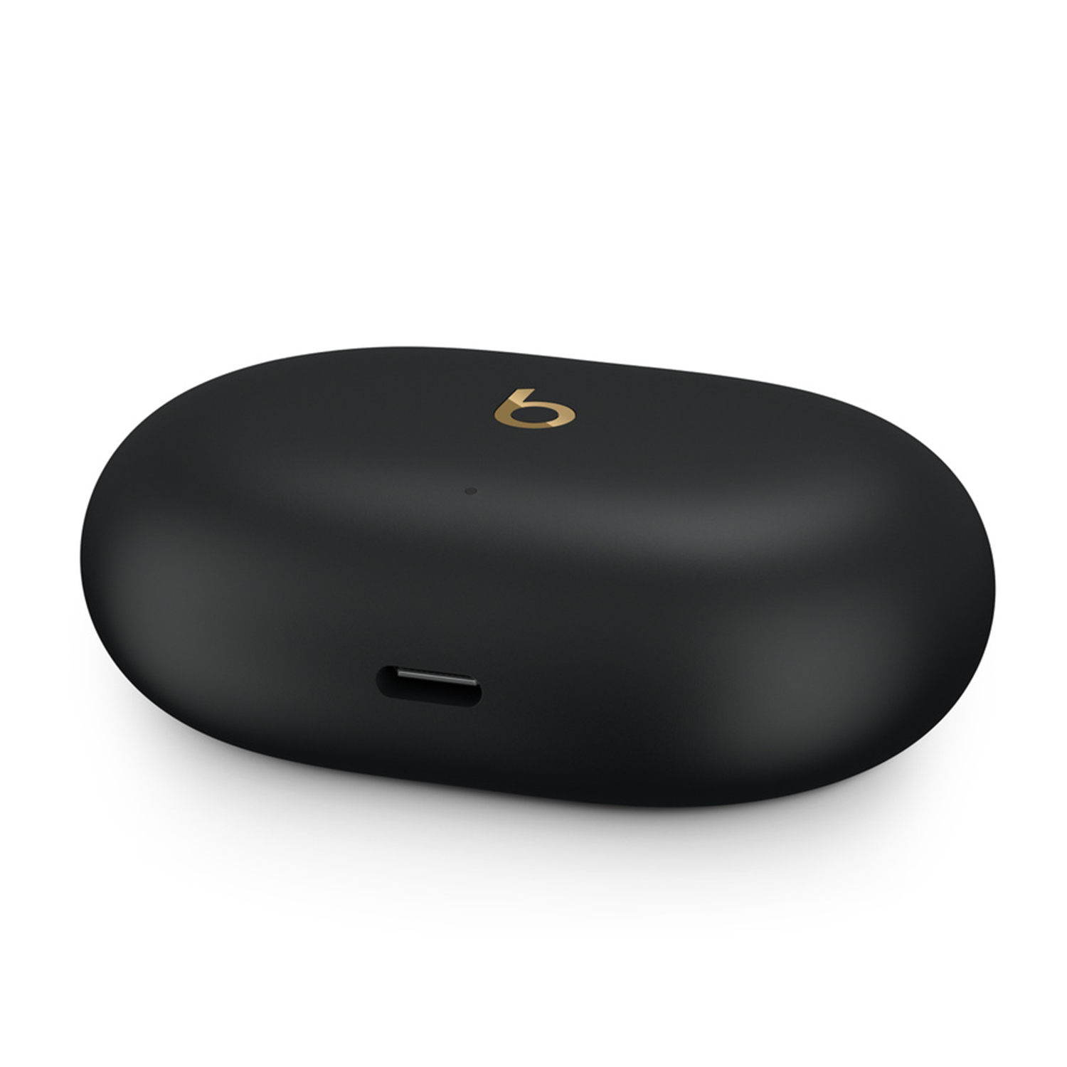 Custodia di ricarica nera per auricolari Beats, con porta USB-C.
