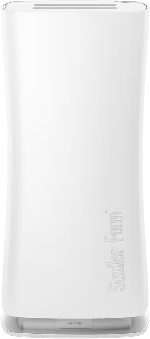 Weißer Luftreiniger mit stromlinienförmigem Design. Hohe, zylindrische Form.