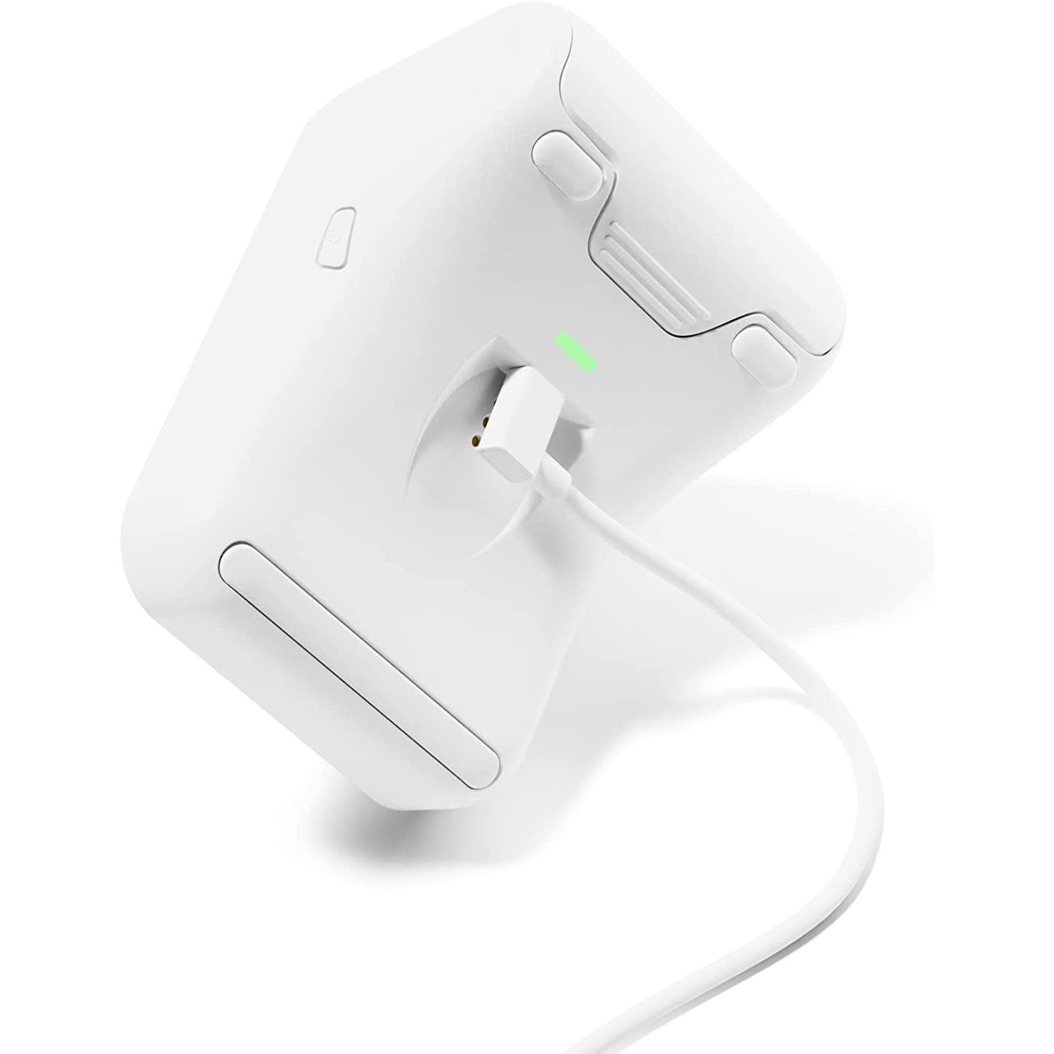 Souris ergonomique blanche, charge avec un câble blanc, lumière verte indique l'état de charge.