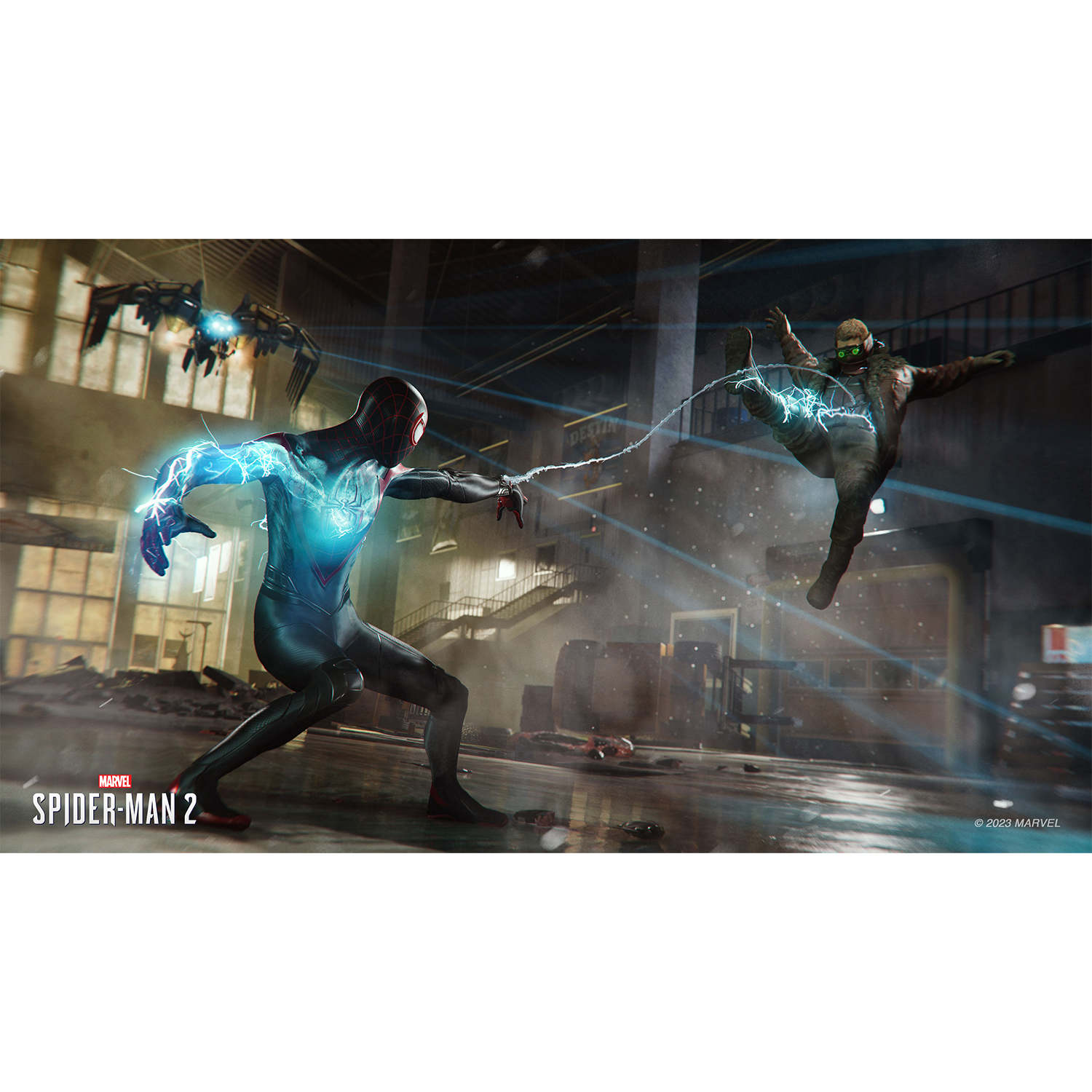 Spider-Man combatte un nemico con energia elettrica in una città futuristica.