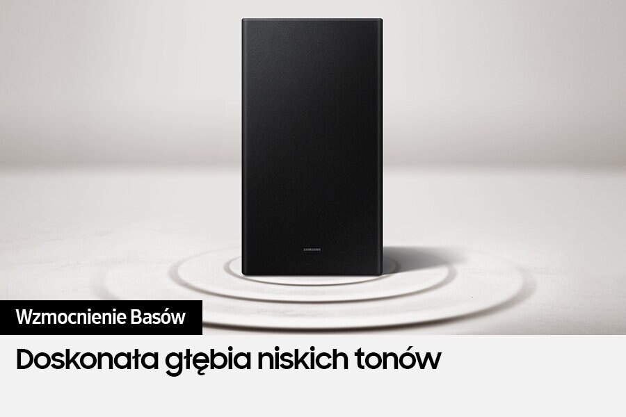 Czarny soundbar na białym tle.