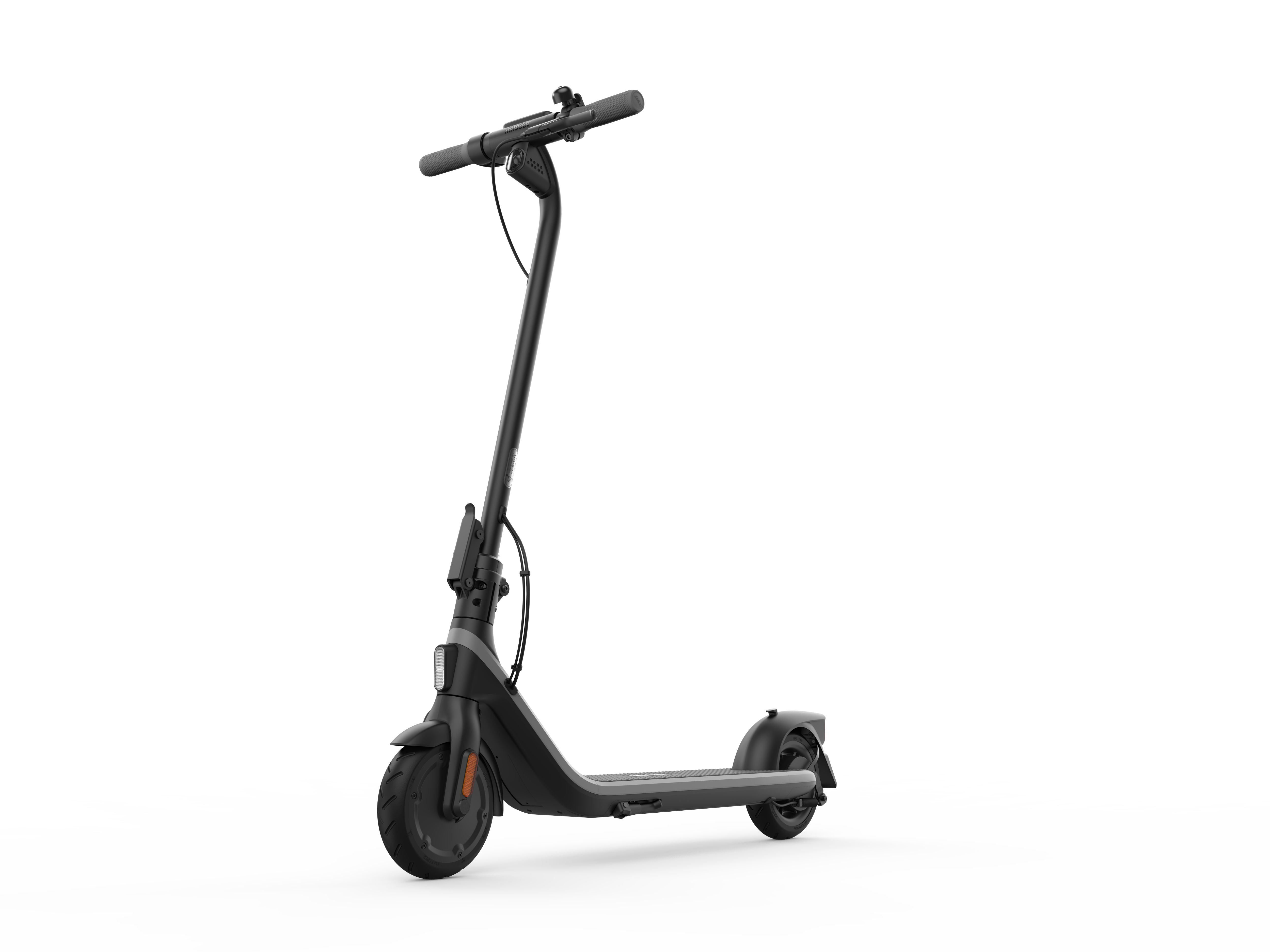 Fekete elektromos roller fehér felületen. A kormány magas, a kerekek feketék.