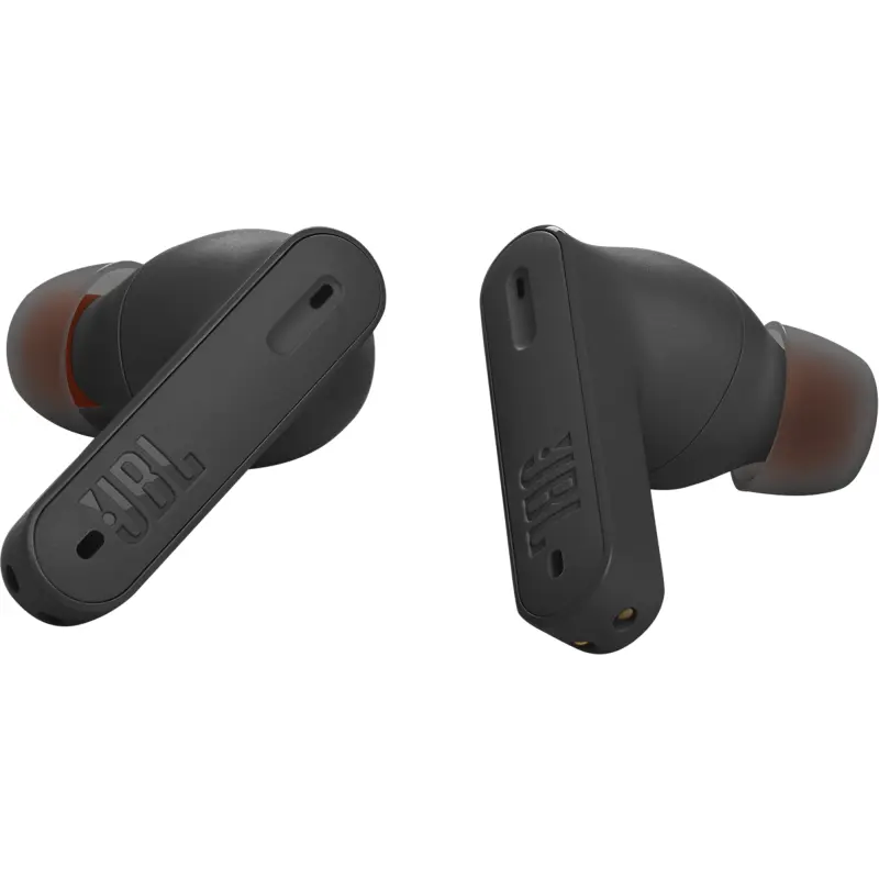 Dos auriculares JBL negros con puntas de oído naranjas se muestran sobre un fondo blanco.