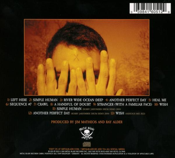 CD-Cover mit einem Gesicht eines Mannes, das von seinen Händen verdeckt wird. Text enthält Songtitel und Logo.