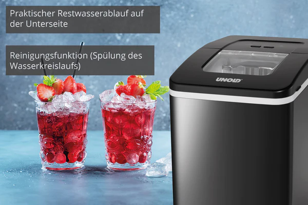 Cocktails mit Eis und Erdbeeren neben einem schwarzen Eiswürfelbereiter.