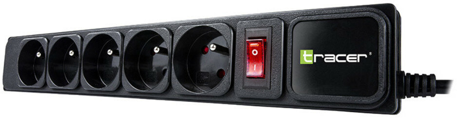 Czarna listwa zasilająca z sześcioma gniazdami, czerwonym przełącznikiem i logo 'tracer'.