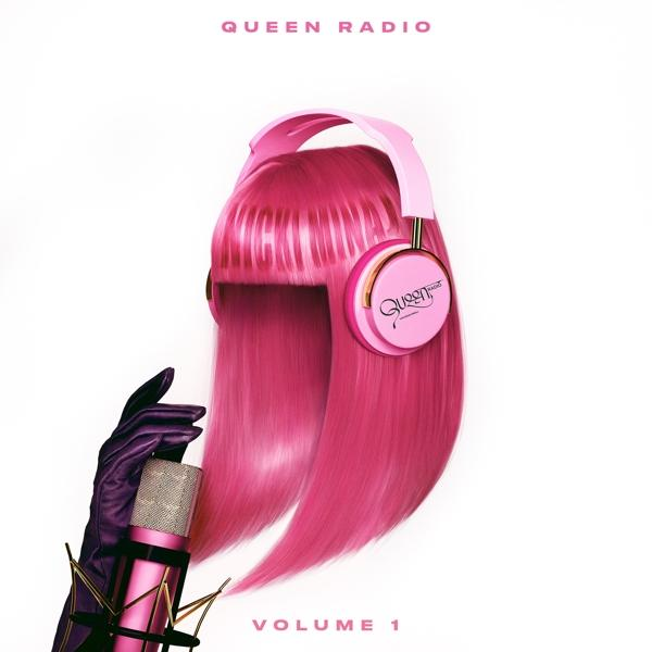 Album borító rózsaszín parókával és fejhallgatóval. Mikrofon kesztyűs kézben. Queen Radio.