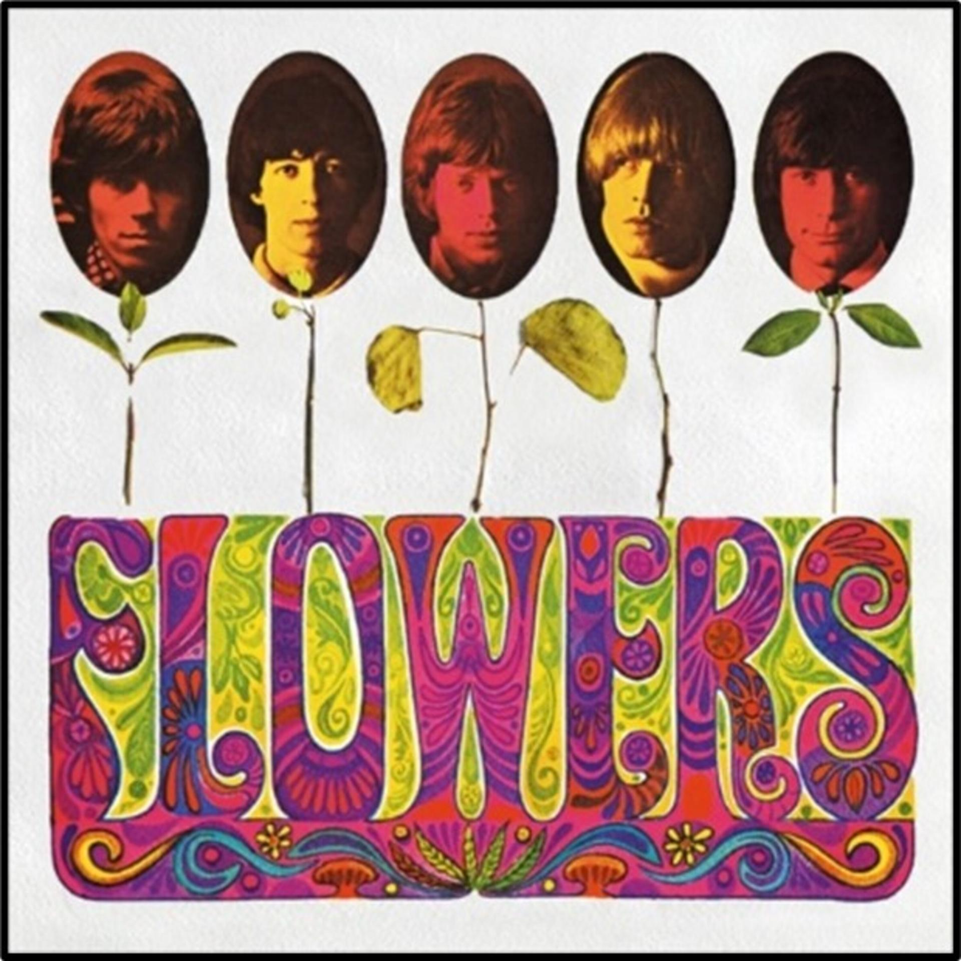 Albumborító: 5 arc a 'FLOWERS' szó felett virágos dizájnnal. Fekete háttér.