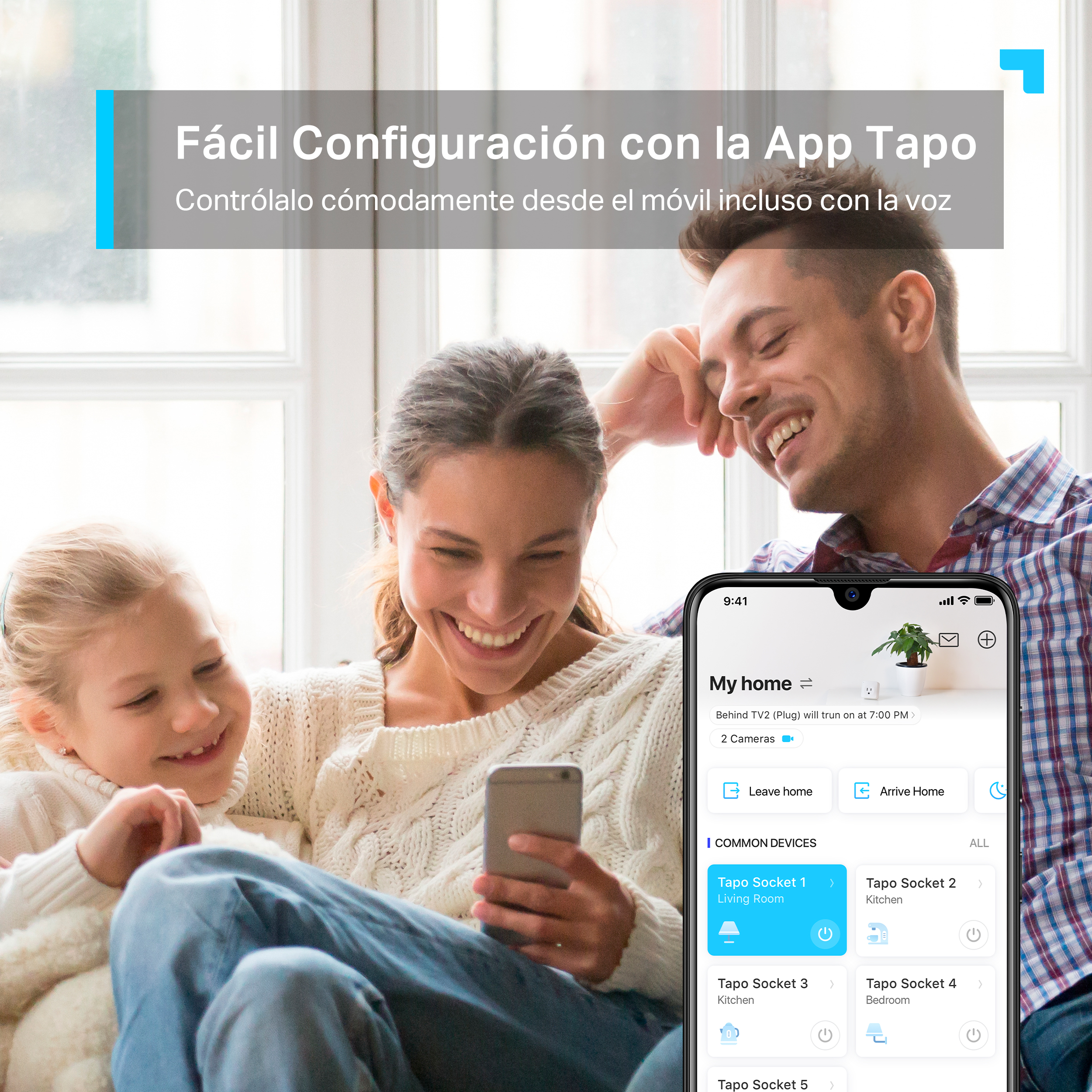 Una familia usa un teléfono para controlar dispositivos domésticos, la pantalla muestra la interfaz de hogar inteligente.