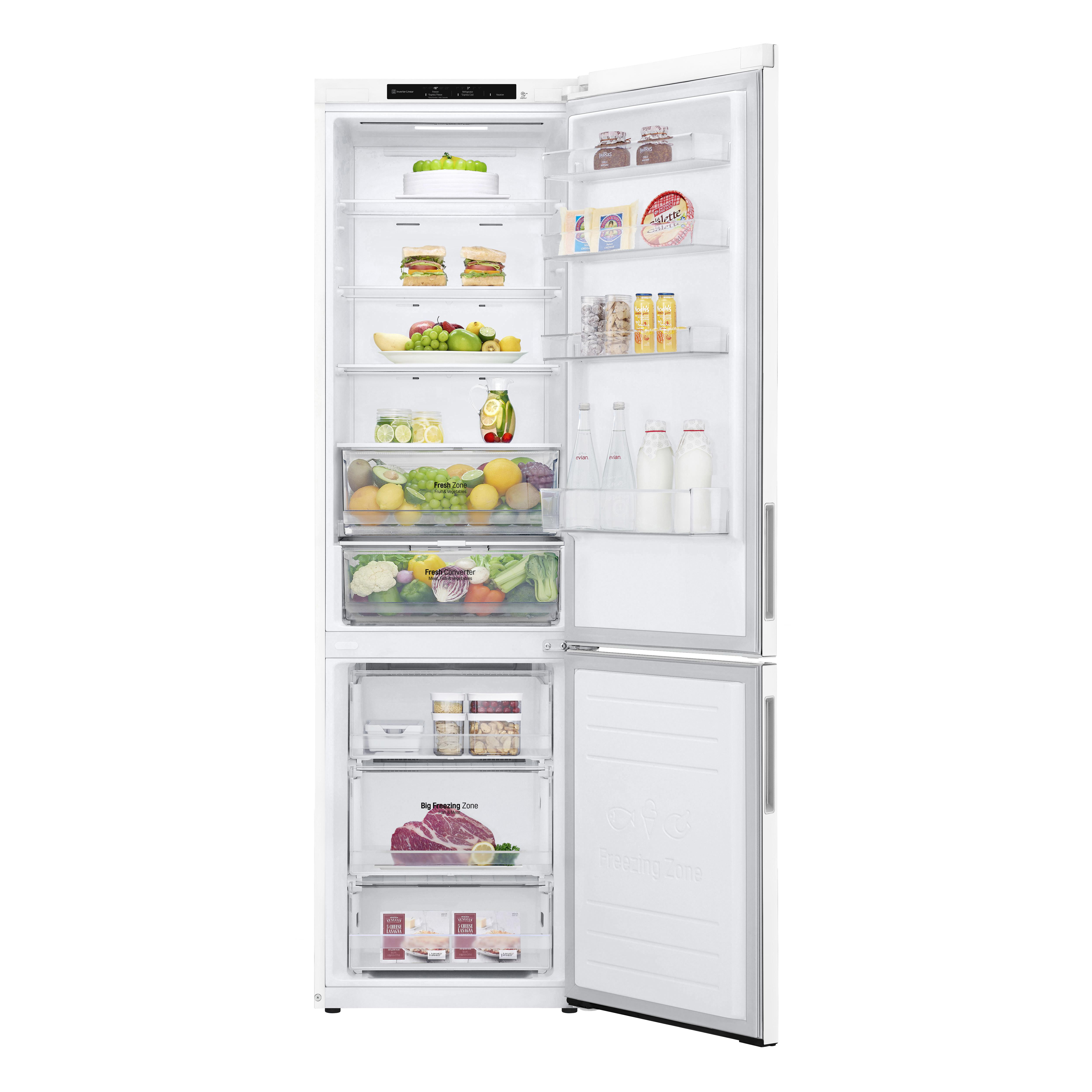 Weißer Kühlschrank mit geöffneten Türen, die Lebensmittel zeigen.