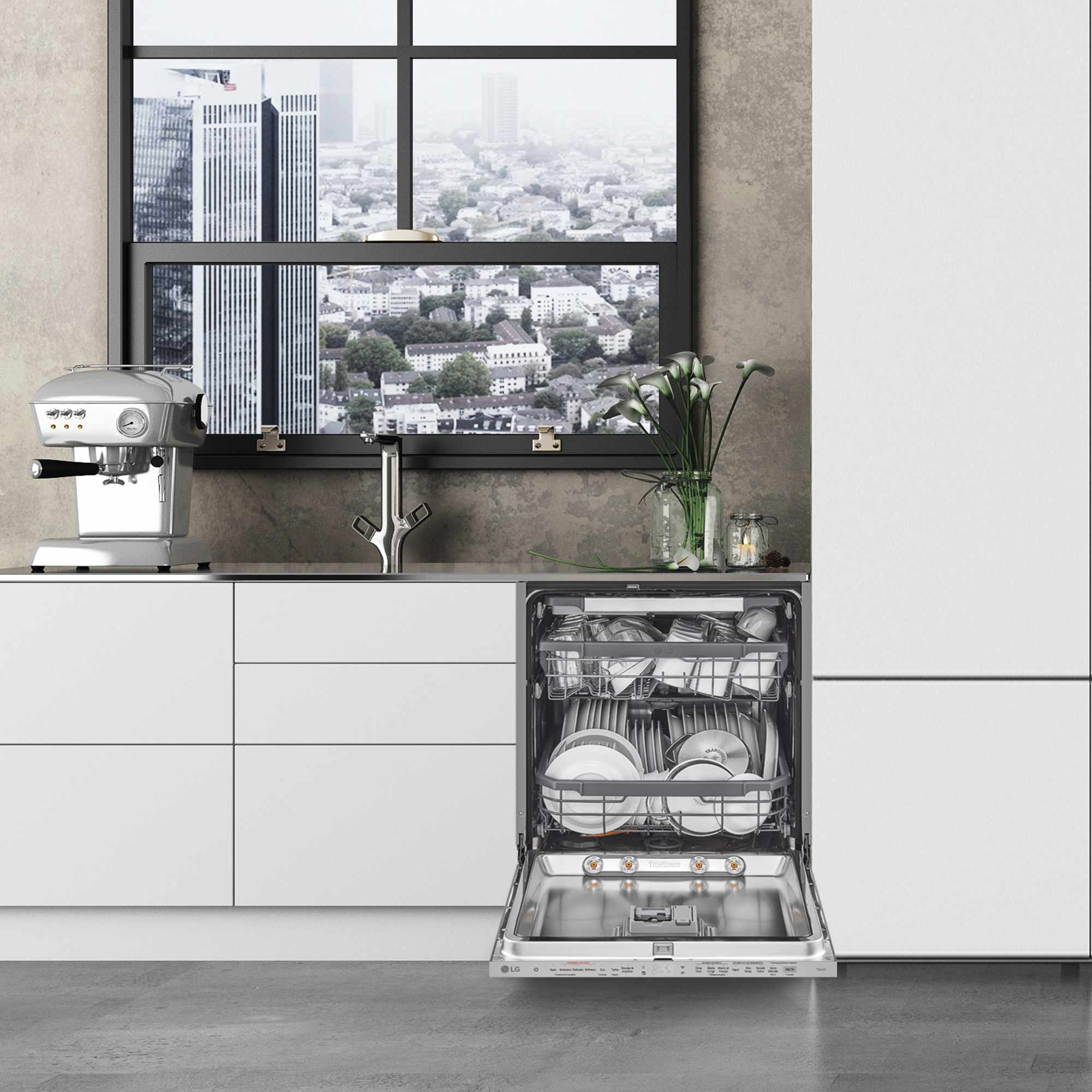 Una cocina con lavavajillas abierto. Una ventana muestra vistas de la ciudad. Máquina de espresso en la encimera.