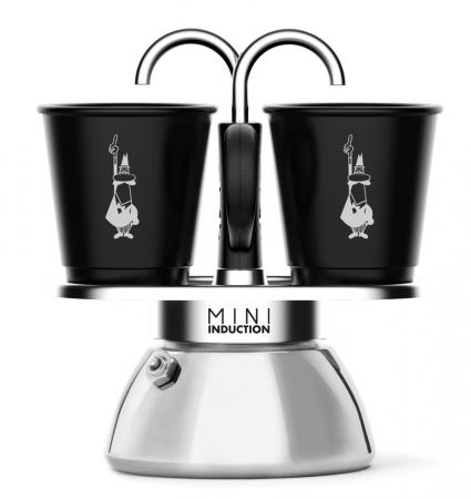 Egy fekete-ezüst Bialetti Mini Induction kávéfőző.