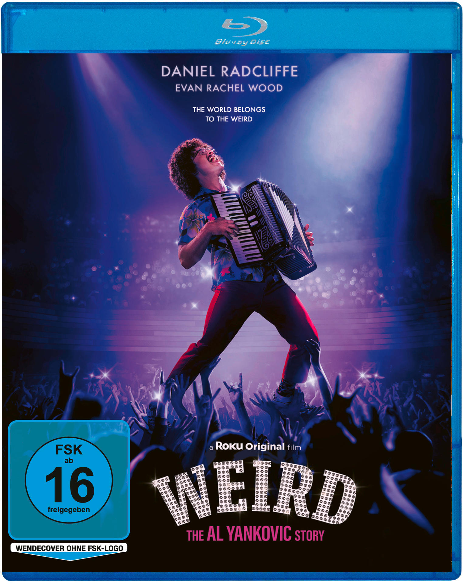 Blu-ray-Cover des Films 'Weird'. Daniel Radcliffe spielt Akkordeon auf der Bühne, Publikum im Hintergrund.