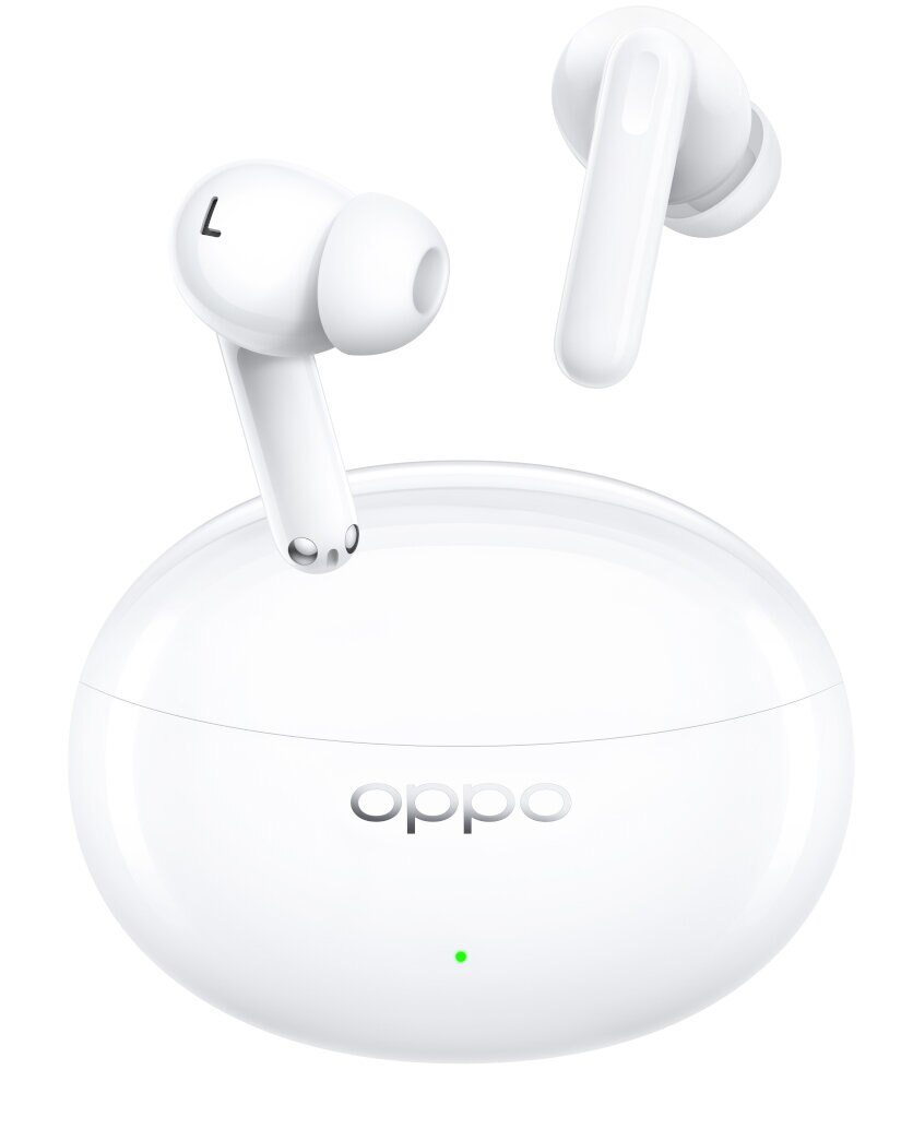 Dwa białe słuchawki Oppo i etui ładujące na białej powierzchni. Etui ma zielone światło.