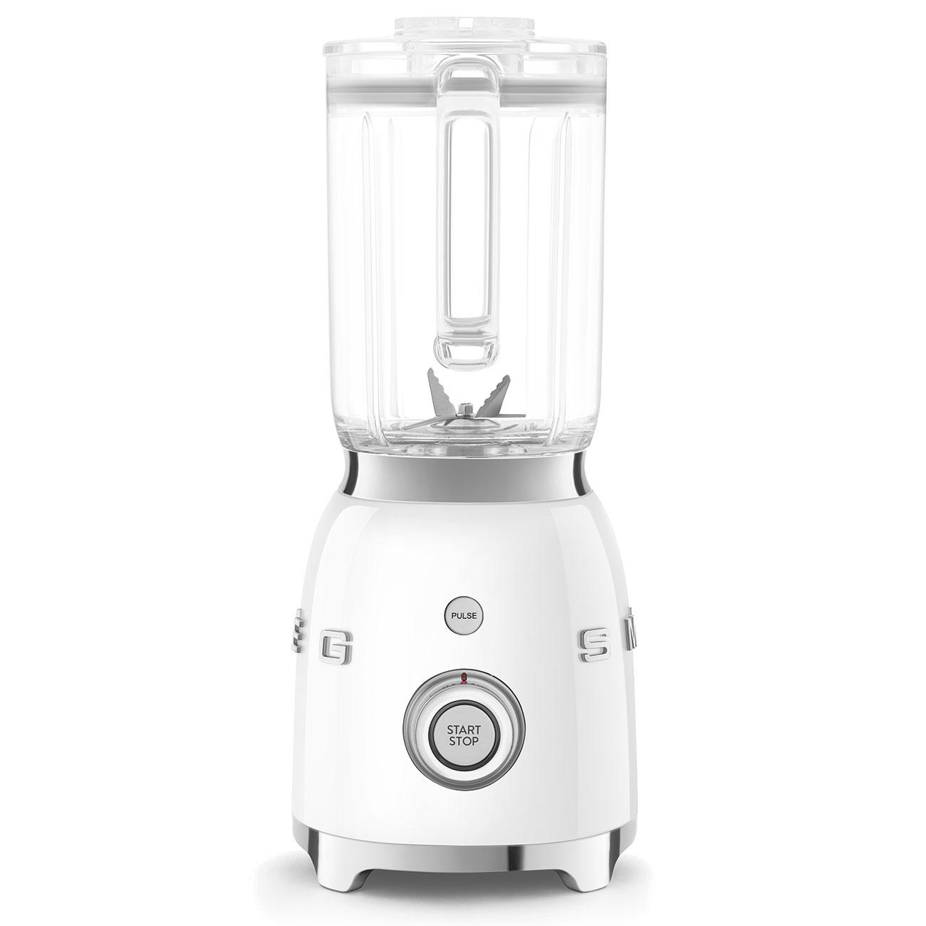Weißer und silberner Mixer mit klarem Krug, Start/Stopp-Taste und Impulsfunktion.