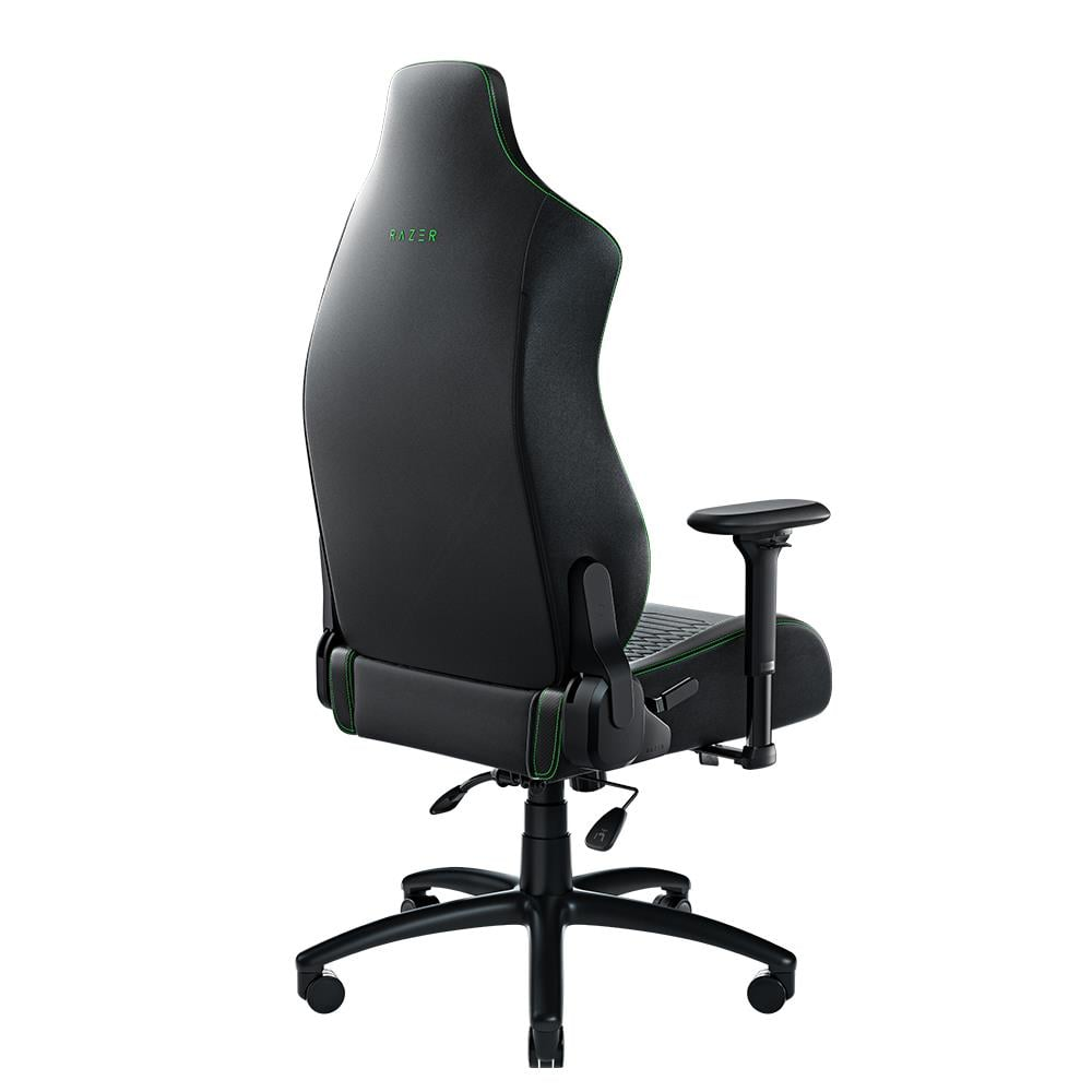 Yeşil detaylara ve 'RAZER' yazısına sahip siyah oyun koltuğu.
