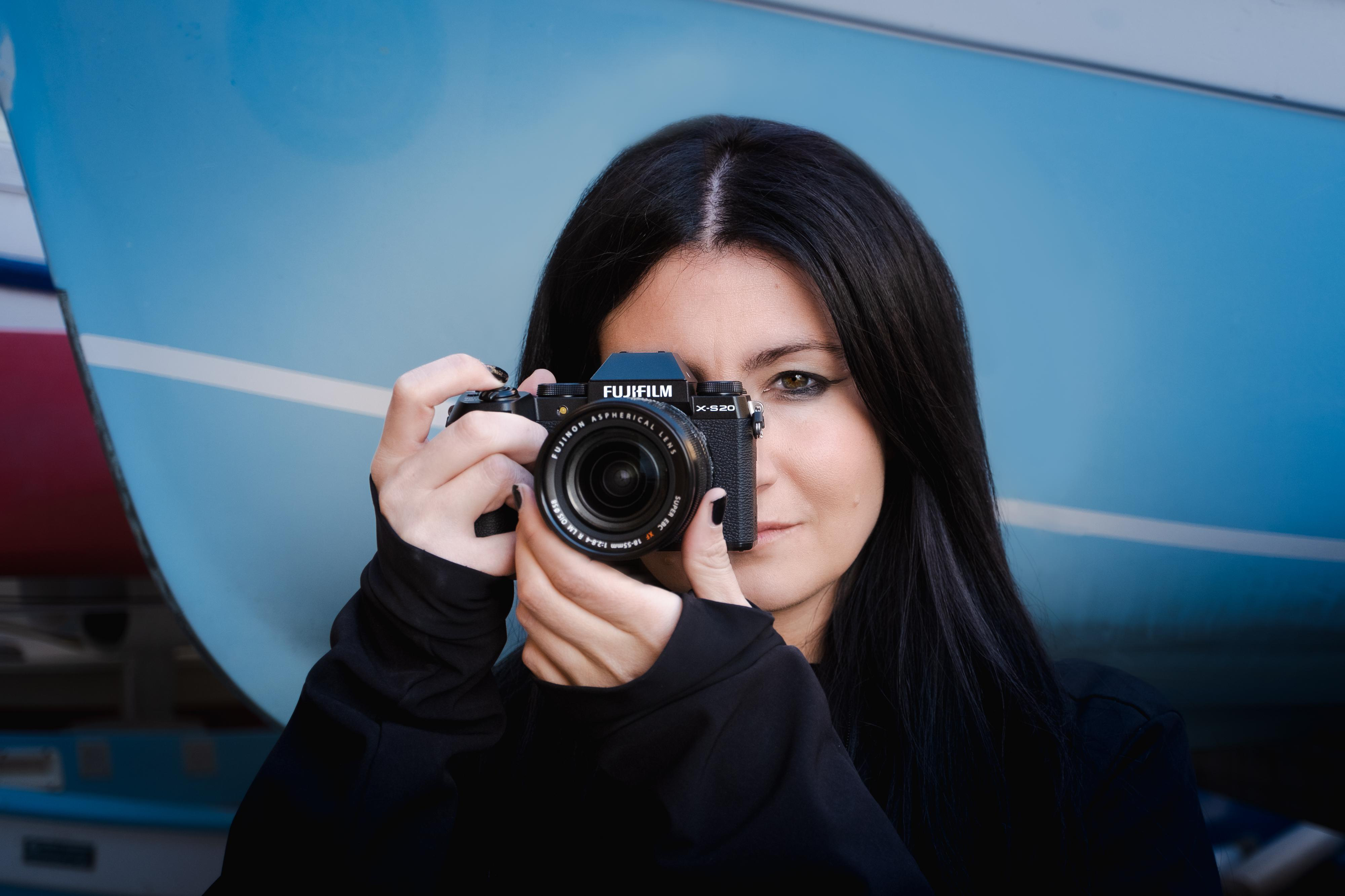 FUJIFILM X-S20 Kit Systemkamera mit Objektiv 18-55 mm, 7,6 cm Display Touchscreen, WLAN