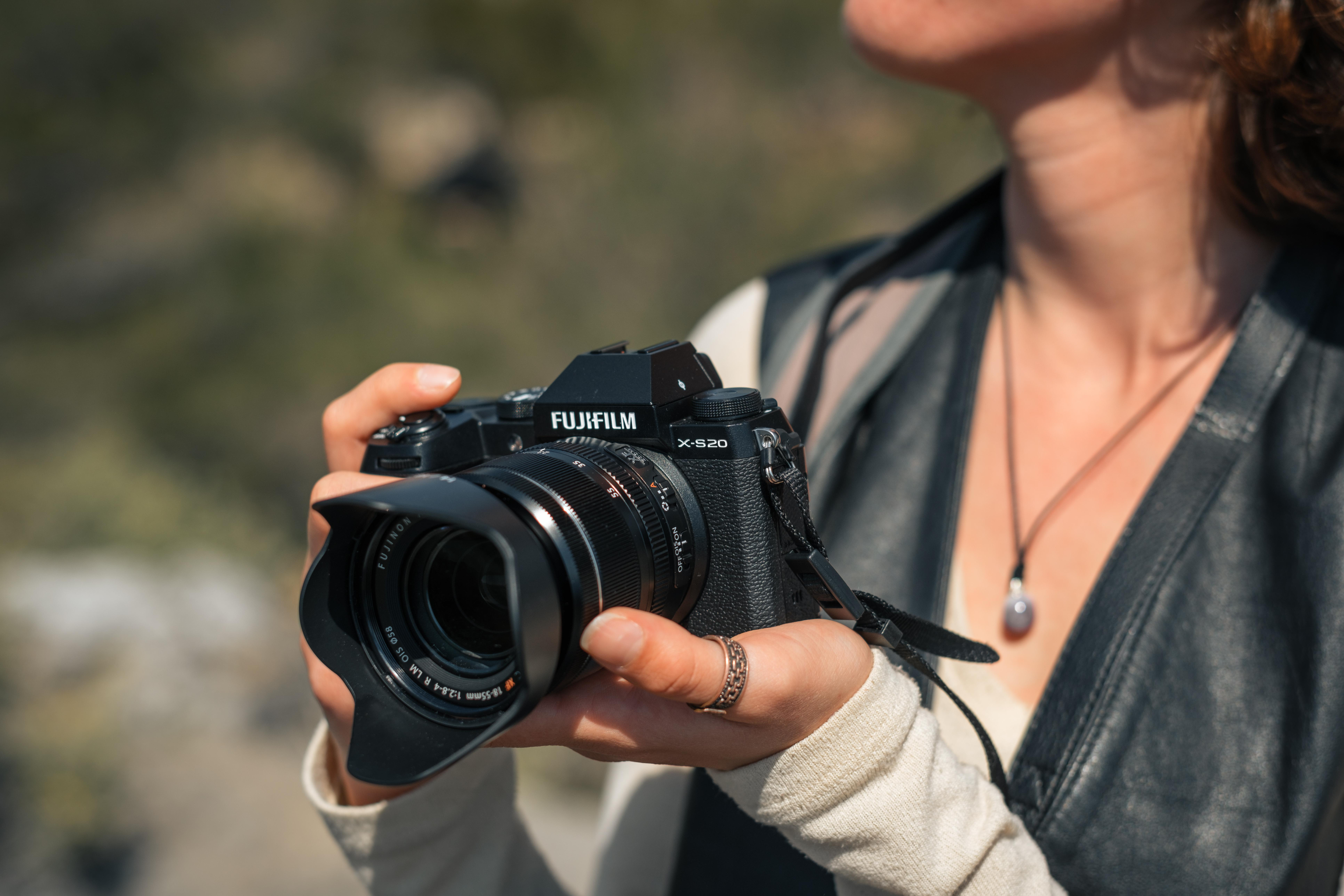 FUJIFILM X-S20 Kit Systemkamera mit Objektiv 18-55 mm, 7,6 cm Display Touchscreen, WLAN