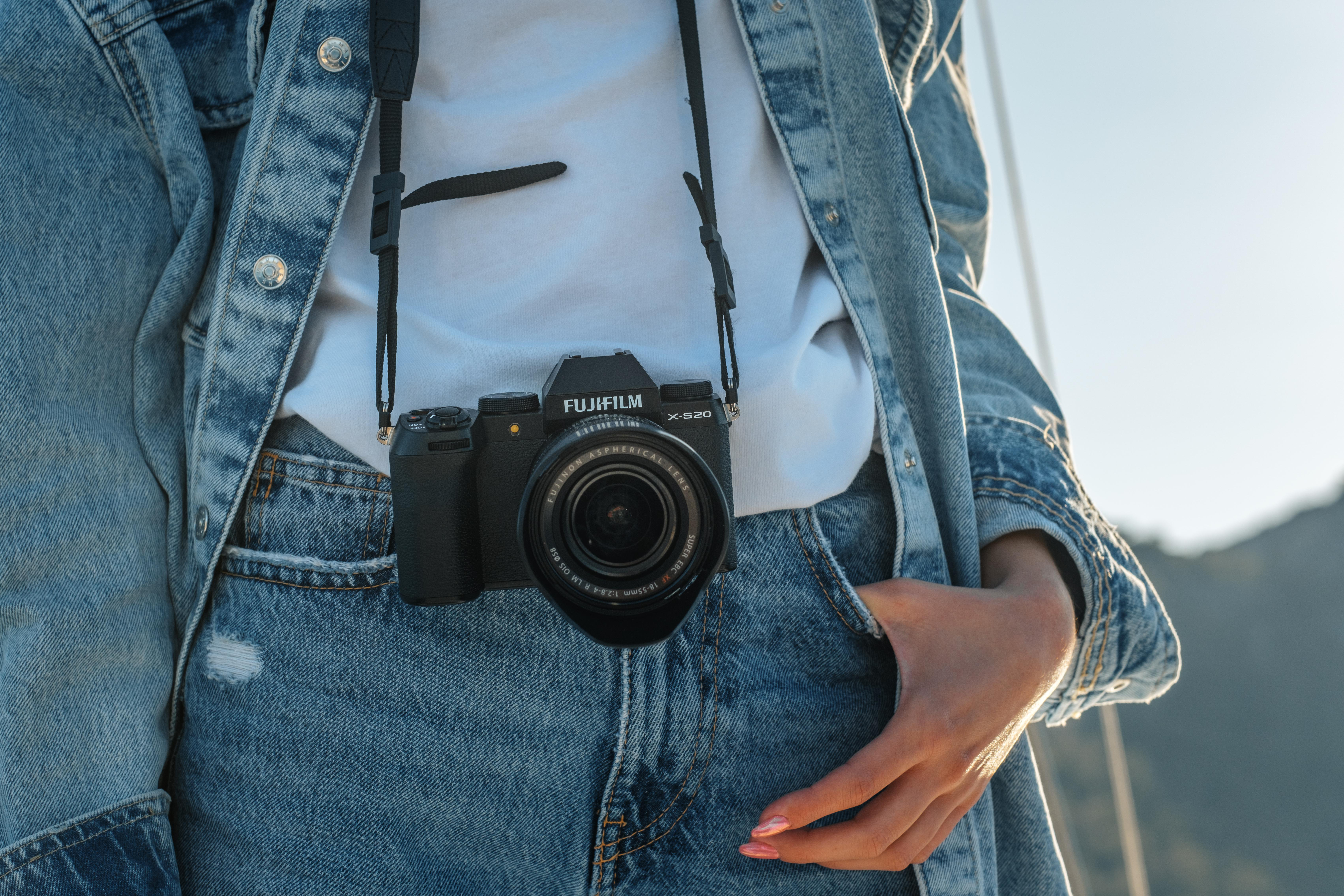 FUJIFILM X-S20 Kit Systemkamera mit Objektiv 18-55 mm, 7,6 cm Display Touchscreen, WLAN