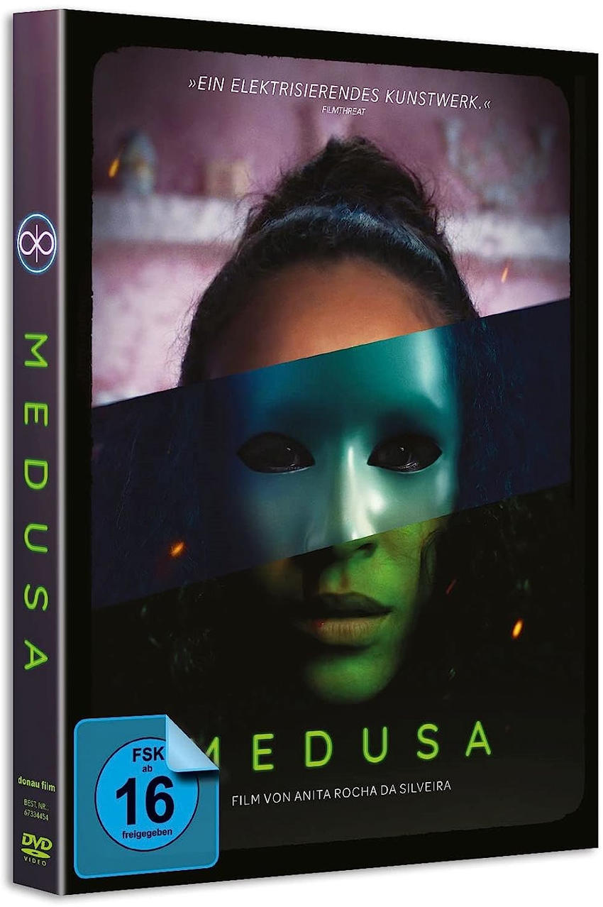 DVD-Hülle mit einem Frauengesicht, das von einer Maske bedeckt ist. Das Wort MEDUSA ist sichtbar.
