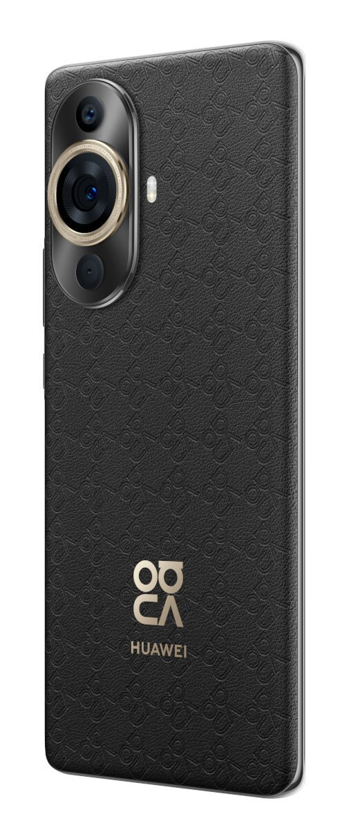 Czarny telefon Huawei z tyłem imitującym skórę i modułem aparatu. Złote logo na dole.