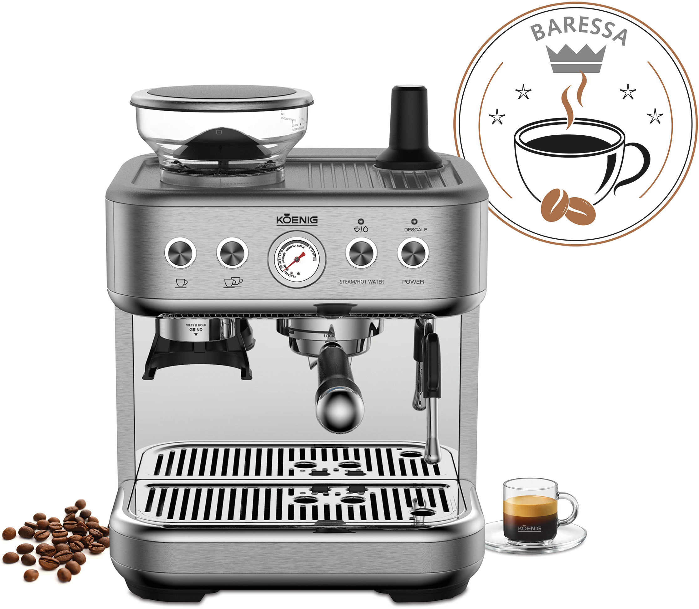 Macchina da caffè argentata con macinacaffè, tazza di espresso e chicchi su superficie bianca.