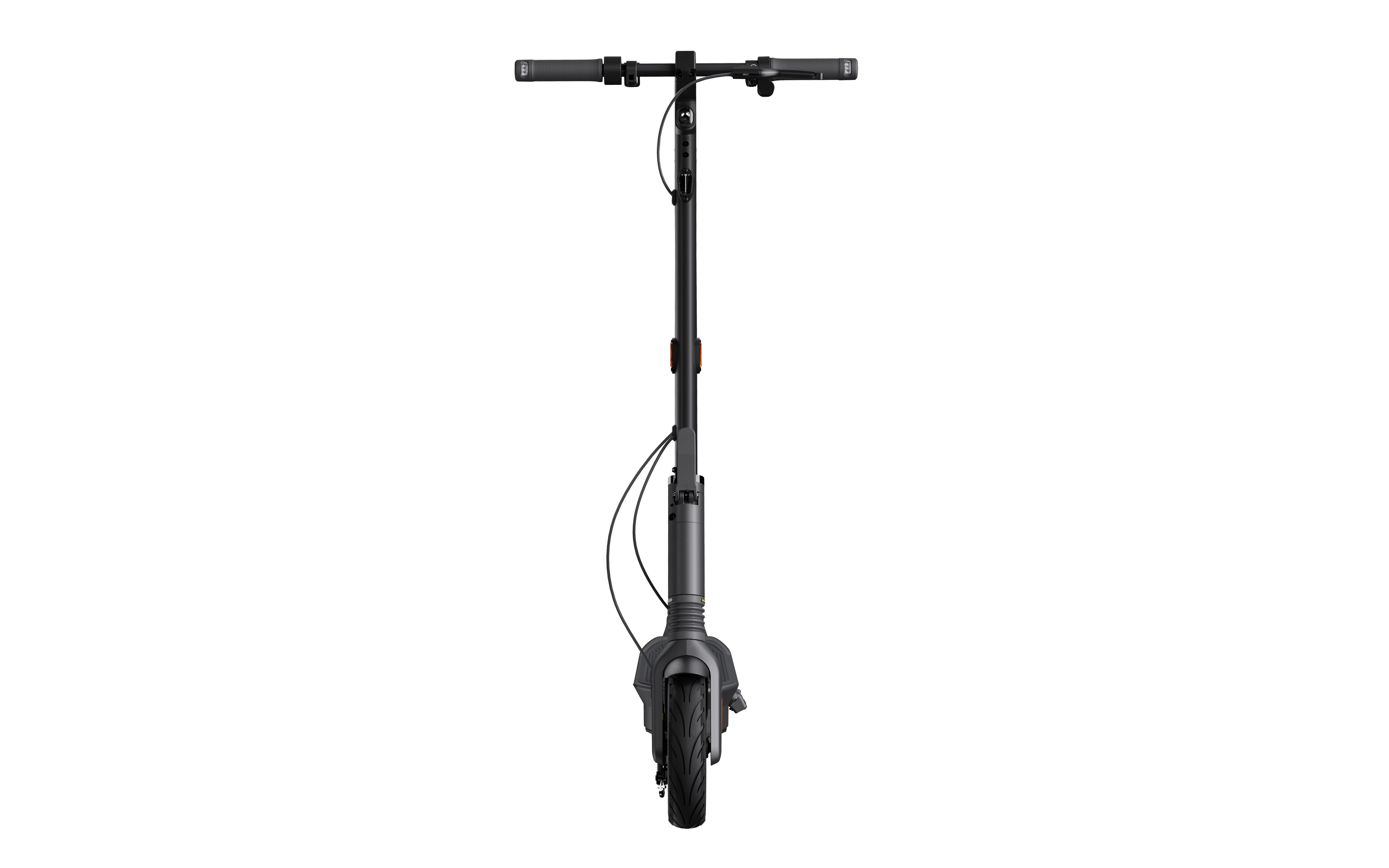 Siyah arka planda siyah ve gri elektrikli scooter.