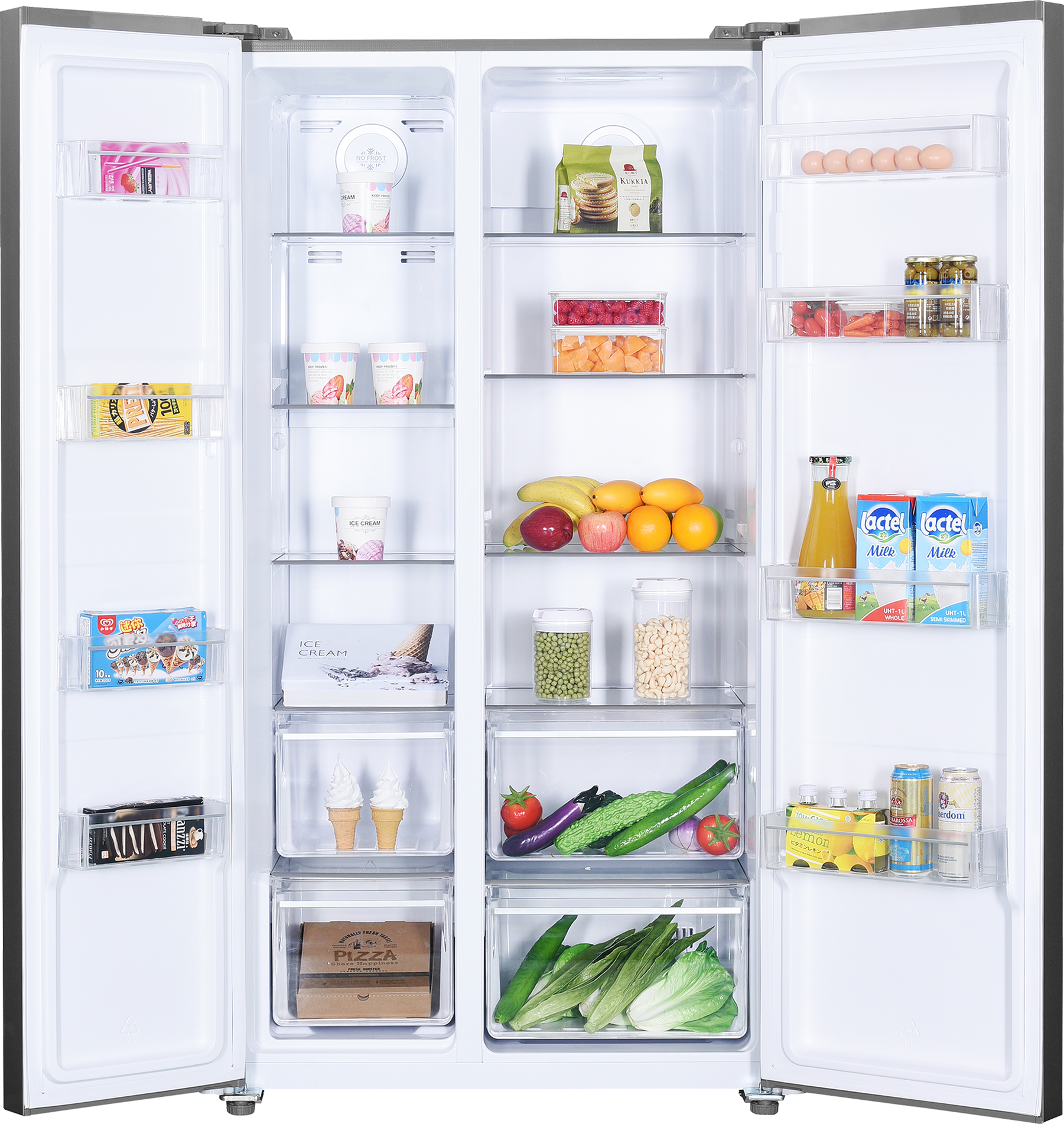 Réfrigérateur ouvert rempli d'aliments sur des étagères. Comprend des fruits, des légumes et des produits laitiers.