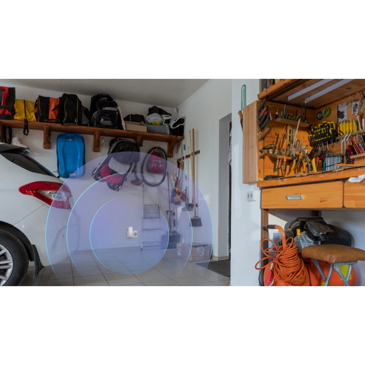 Interior de garaje con auto, herramientas y un dispositivo emitiendo ondas azules.