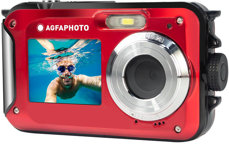Appareil photo rouge étanche avec un écran montrant un homme nageant sous l'eau.