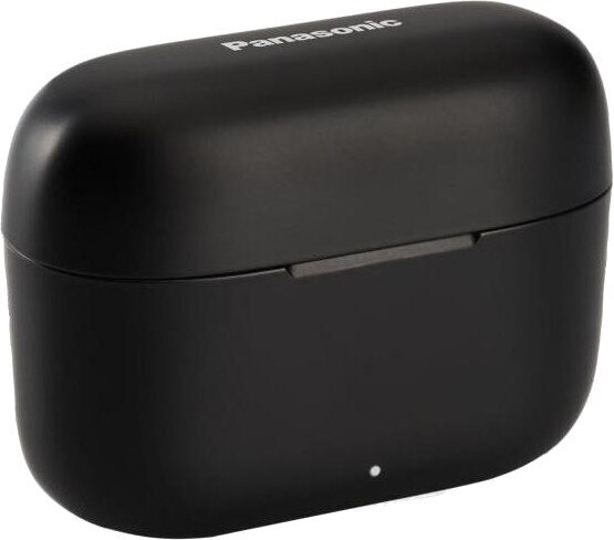 Czarny, zamknięty futerał ładujący do słuchawek. Prosty design, z małym białym światłem z przodu.