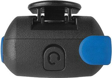 Czarne urządzenie z niebieskim przyciskiem i pokrętłem, ze symbolem słuchawek, widziane z góry.