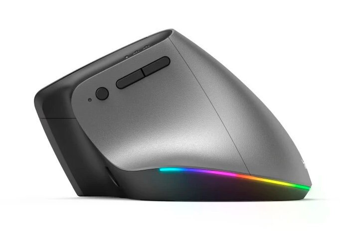 Ergonomiczna mysz w kolorze szarym i czarnym. Pasek świetlny u dołu, przyciski na górze.