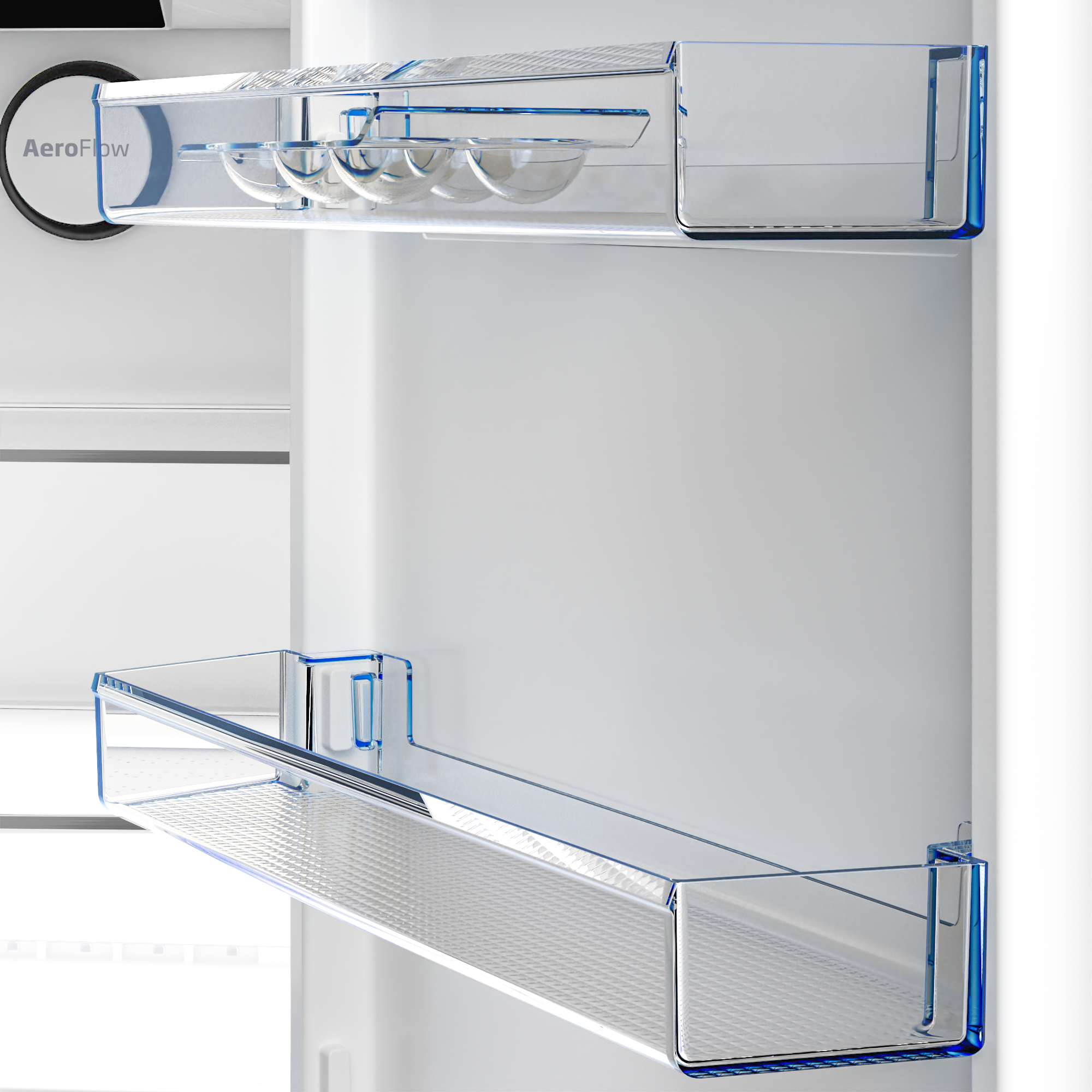 Kühlschrankinnenraum mit durchsichtigen Regalen mit Glasschalen.