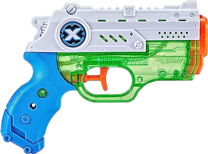 Un juguete de pistola de agua azul, blanco, verde y naranja con un logotipo en forma de X.