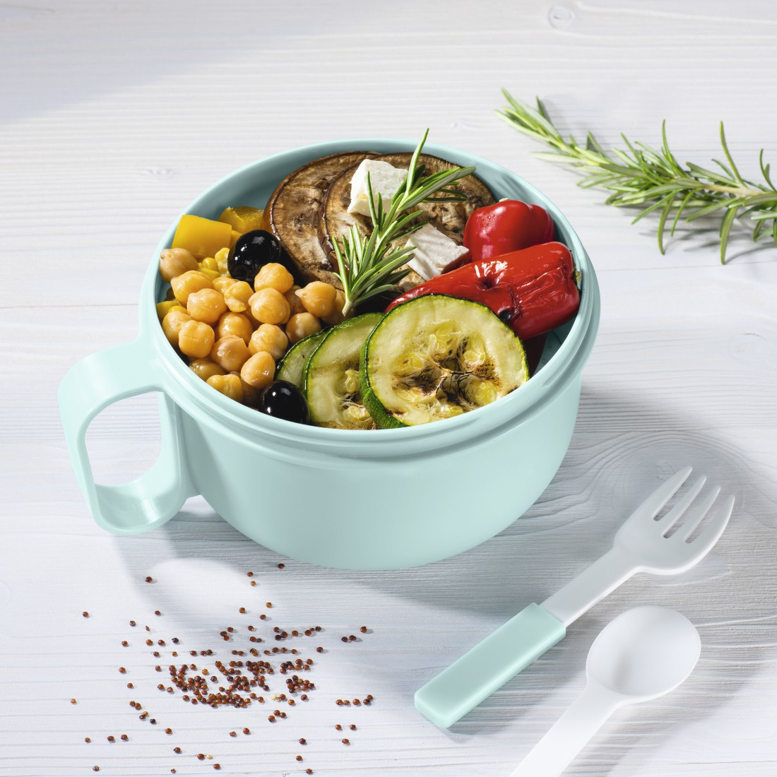 Réfrigérateur blanc avec un convertisseur frais et un bac à légumes.