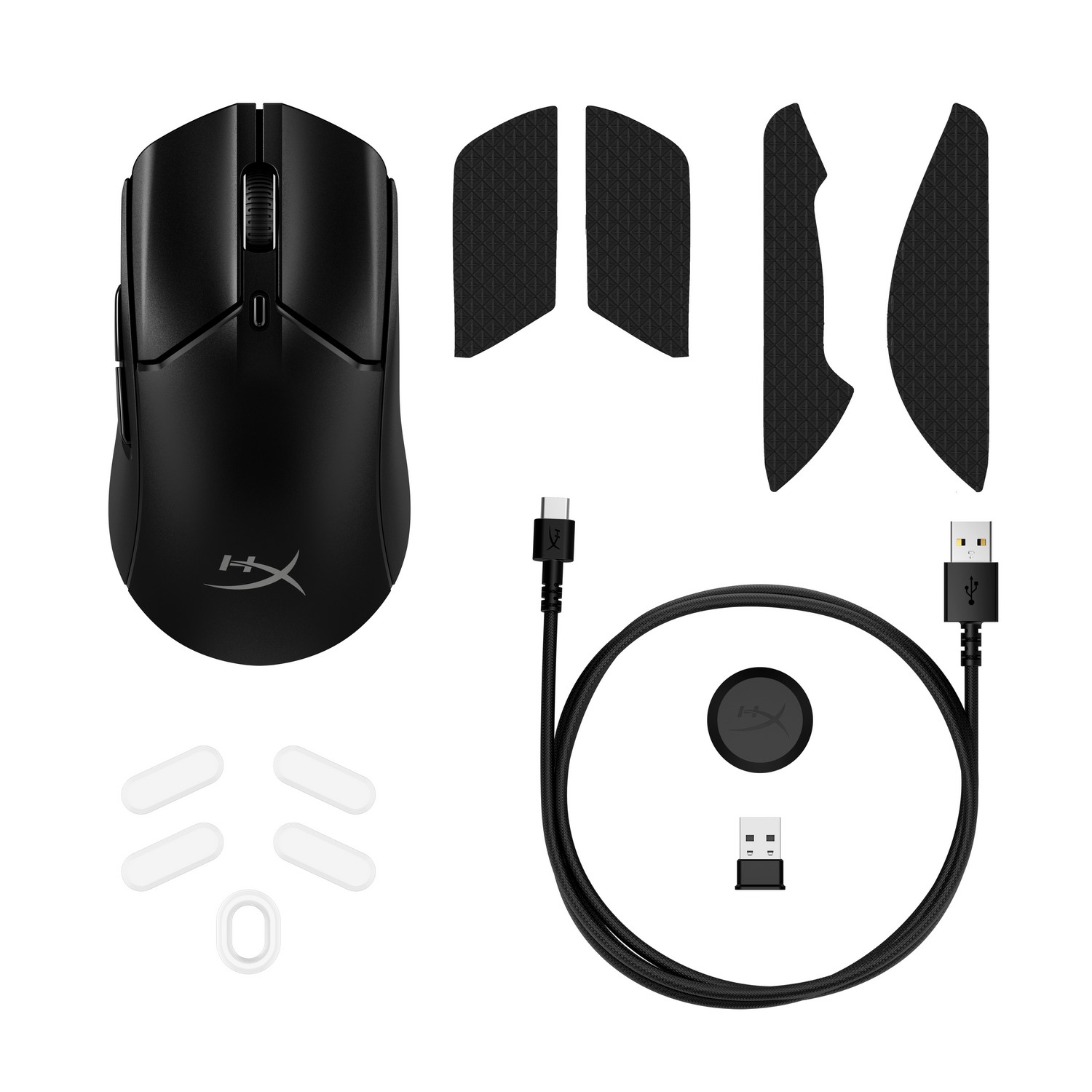 Zwarte gamingmuis met accessoires: extra grips, USB-kabel en ontvanger.